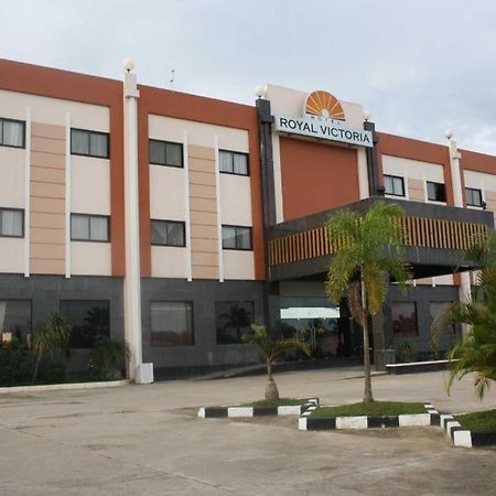 Royal Victoria Hotel Sangatta Sengata Exterior photo